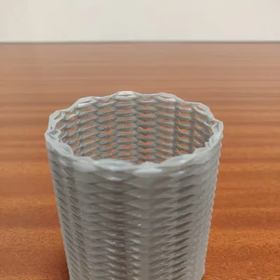 Giá đỡ bút chì xoắn độc đáo cho bàn làm việc