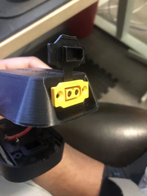 Bộ chuyển đổi pin Makita 18V với lỗ gắn XT60 - Image 4