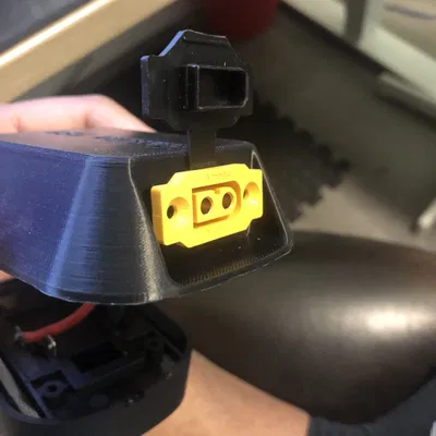 Bộ chuyển đổi pin Makita 18V với lỗ gắn XT60