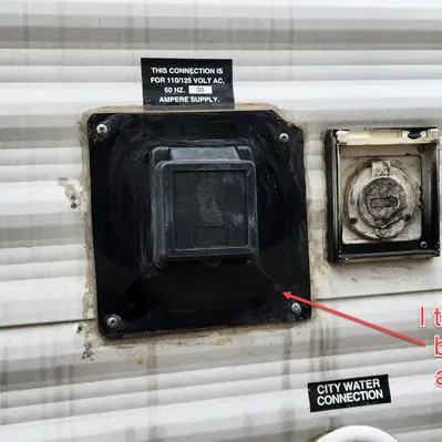 Bộ lắp đặt kết hợp cổng nguồn RV 30 và 15 Amp