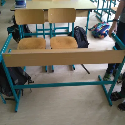 Bàn học mô hình tỷ lệ 1:10 cho trẻ em