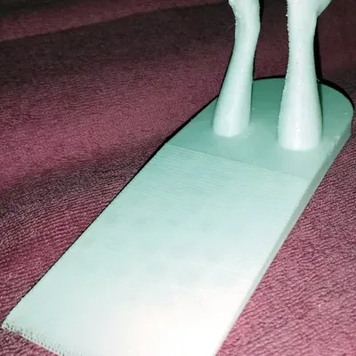 Cale Porte với hai chân đế độc đáo