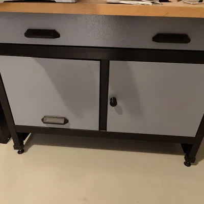 Núm cửa thay thế cho cửa bàn làm việc