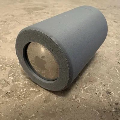 Lọ nhỏ với chỗ để AirTag trong đáy
