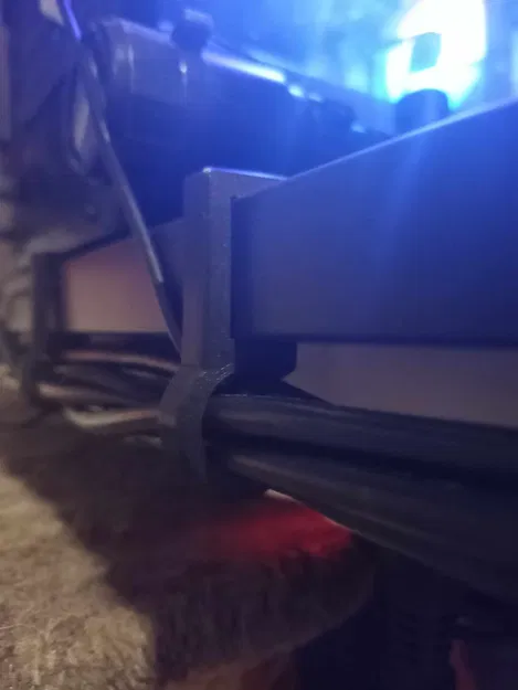 Giá đỡ cáp cho bàn có độ dày 25mm - Image 1