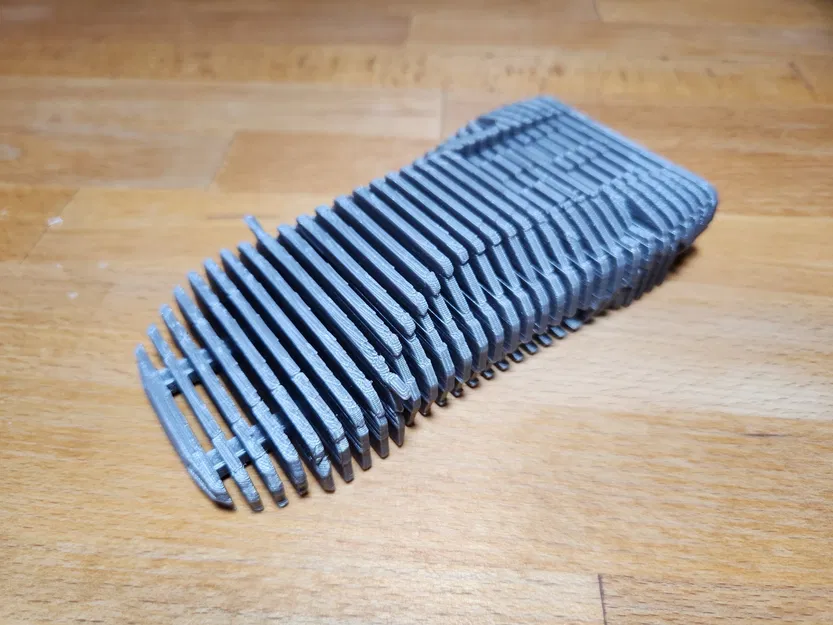 Tác phẩm điêu khắc ô tô cắt lát phong cách low poly thập niên 90 - Image 2