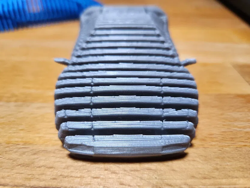 Tác phẩm điêu khắc ô tô cắt lát phong cách low poly thập niên 90 - Image 4