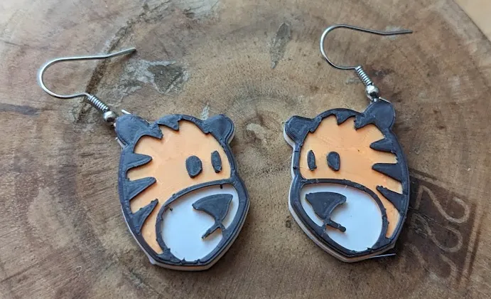 Bông tai Hobbes lấy cảm hứng từ truyện tranh Calvin và Hobbes - Image 1