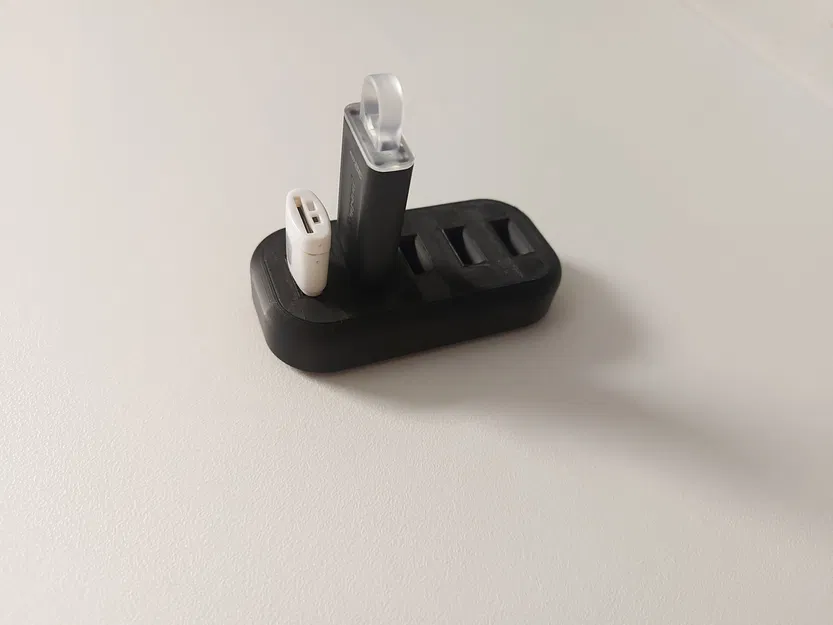 Giá đỡ thiết bị USB đơn giản và tiện lợi - Image 1