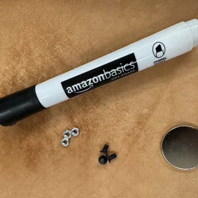 Giá đỡ bút dạ quang từ tính tiện lợi