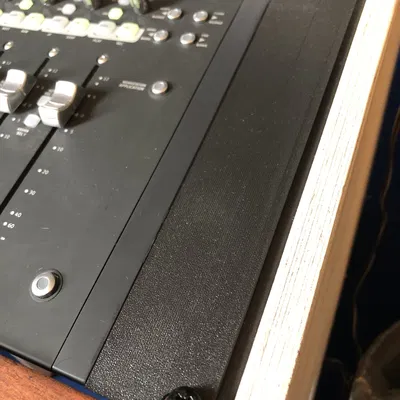 Bộ chuyển đổi giá đỡ 19" cho Avid Artist Mix