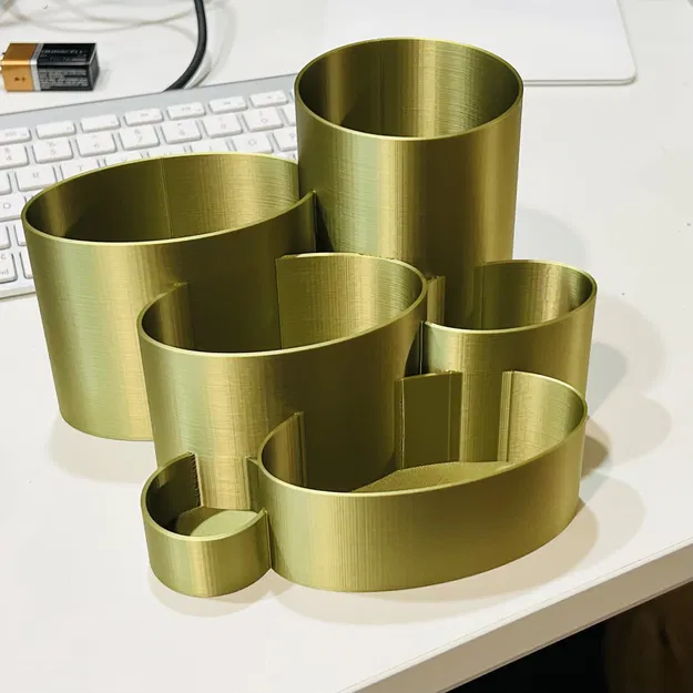 Giá đỡ bút và tổ chức bàn Ovaltopia - Image 1