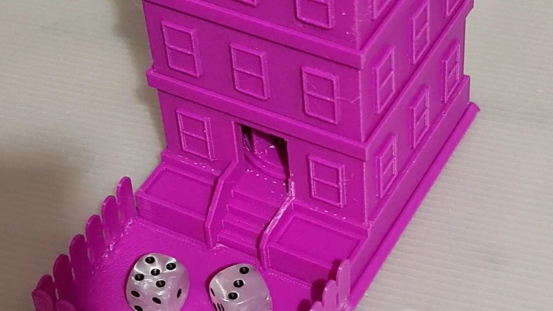 Tháp xúc xắc Monopoly độc đáo - Image 1