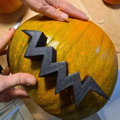 Công cụ cắt và đóng dấu bí ngô Halloween