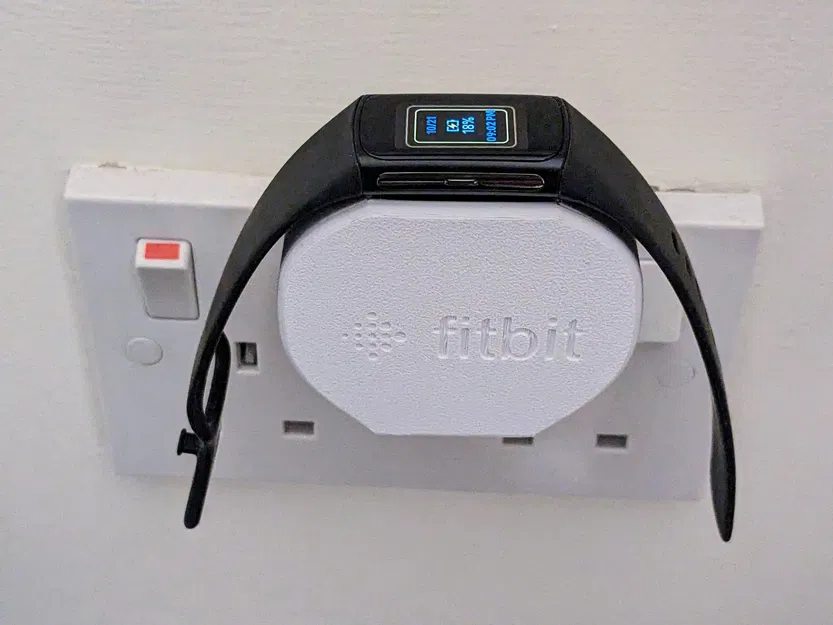 Giá đỡ sạc tường cho Fitbit Charge 5 và 6 - Image 1