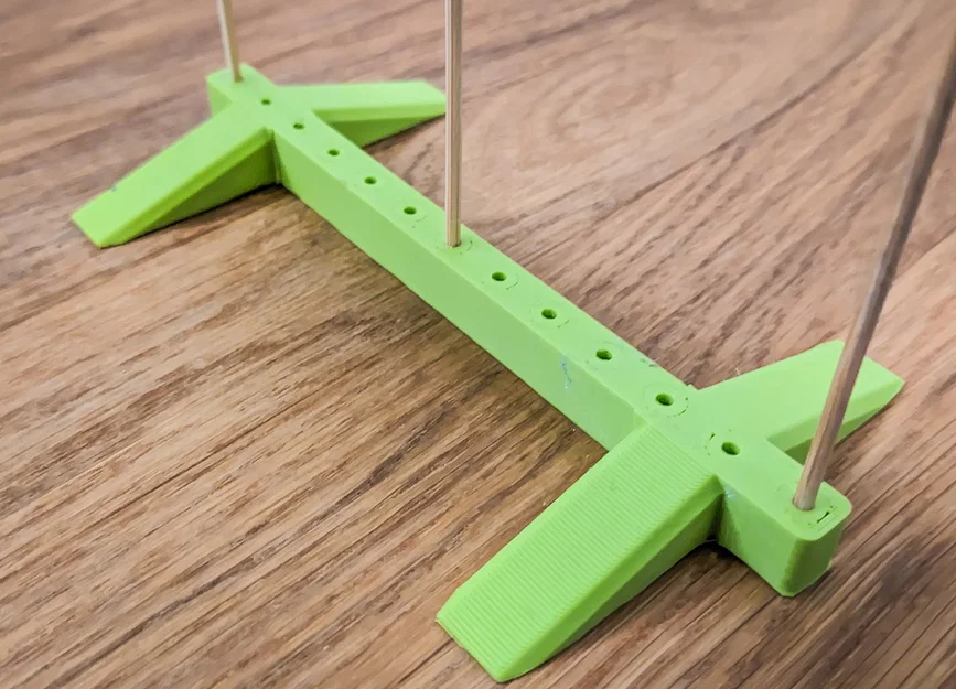 Giá đỡ tranh với kích thước lỗ 3mm - Image 2