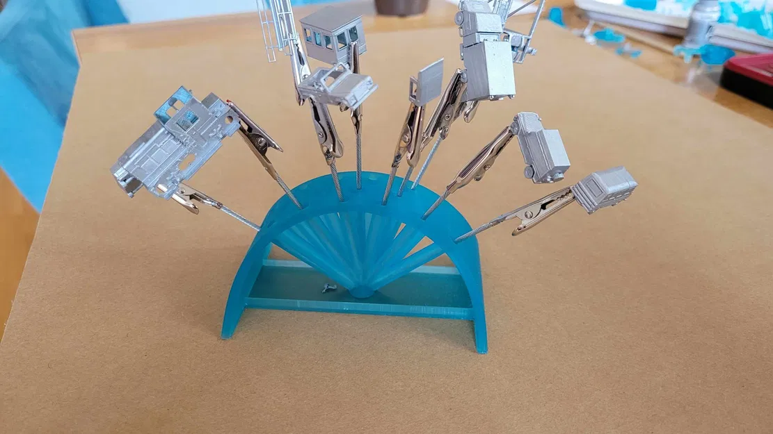 Giá đỡ kẹp cá sấu cho việc sơn và phơi khô đồ nhỏ - Image 2