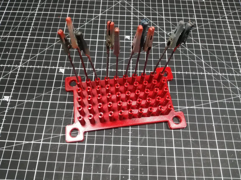 Giá đỡ kẹp cá sấu để giữ linh kiện khi sơn - Image 1