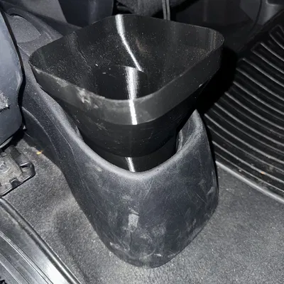 Thùng rác lắp vừa khay đựng cốc cho Toyota Yaris