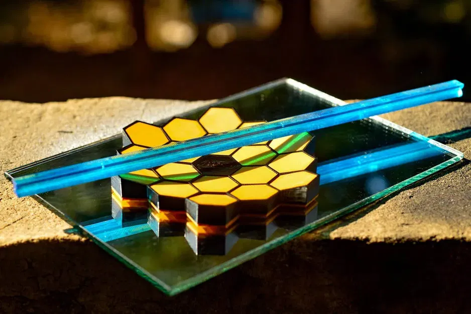 Mô hình nghệ thuật kính viễn vọng James Webb tỷ lệ 1:50 - Image 3