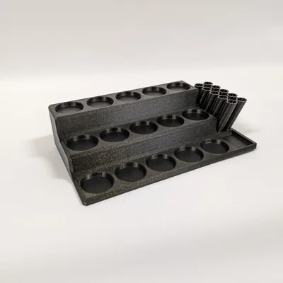 Giá đỡ và tổ chức cọ vẽ và chai sơn