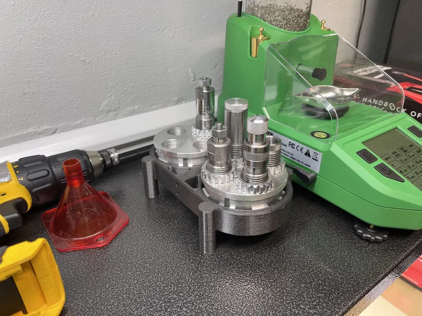 Giá đỡ turret Lee 4 lỗ độc lập với chân hỗ trợ nam châm - Image 1