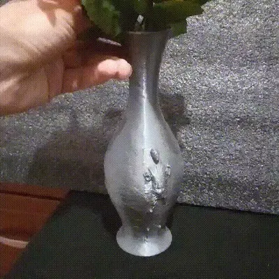 Bình hoa Han Solo đóng băng trong carbonite