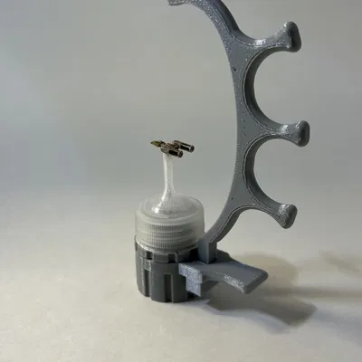 Công cụ giữ mô hình mini trong quá trình sơn