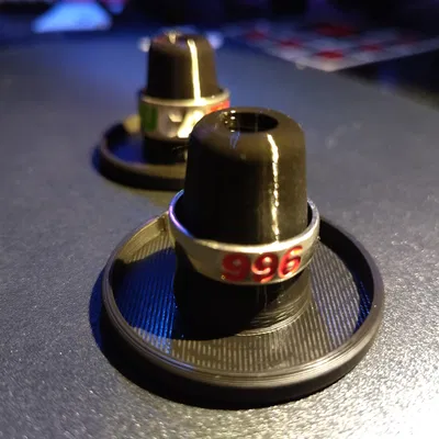 Giá đỡ nhẫn trang trí cho bàn làm việc