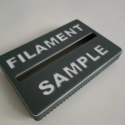 Nắp hộp mẫu filament với chữ khắc sâu 1mm