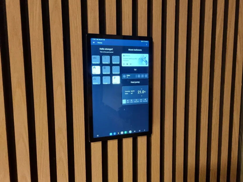 Giá đỡ máy tính bảng treo tường với nam châm đơn giản - Image 3