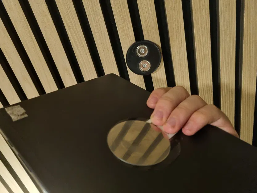 Giá đỡ máy tính bảng treo tường với nam châm đơn giản - Image 5