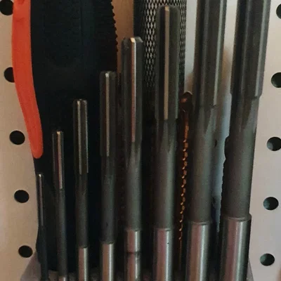 Giá đỡ treo tường cho máy khoan cầm tay