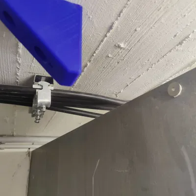 Giá đỡ cửa với nam châm giữ cửa mở