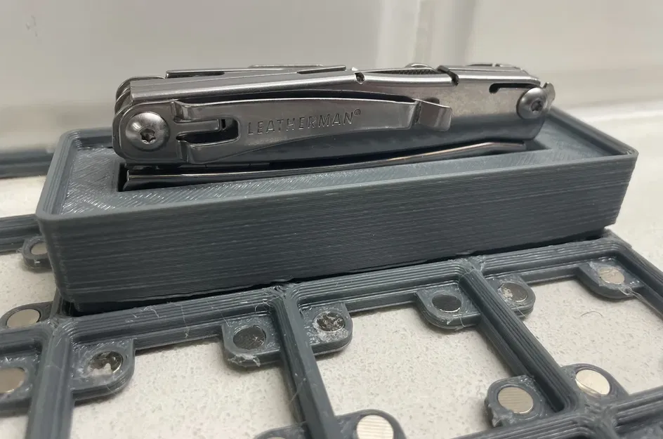 Giá đỡ Leatherman Rev cho hệ thống Gridfinity - Image 1