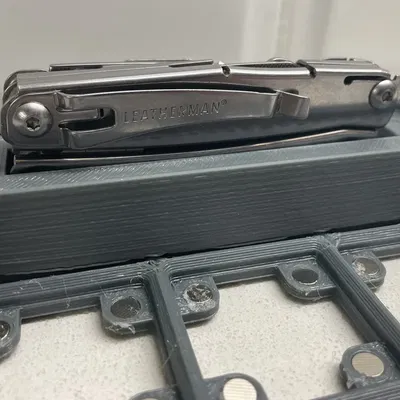 Giá đỡ Leatherman Rev cho hệ thống Gridfinity