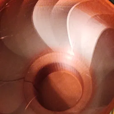 Bình hoa xoắn độc đáo cho trang trí nội thất