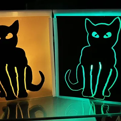 Trang trí Halloween với nến tea light và hình ảnh ma quái