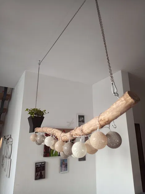 Chậu cây treo trên cột gỗ - Image 4