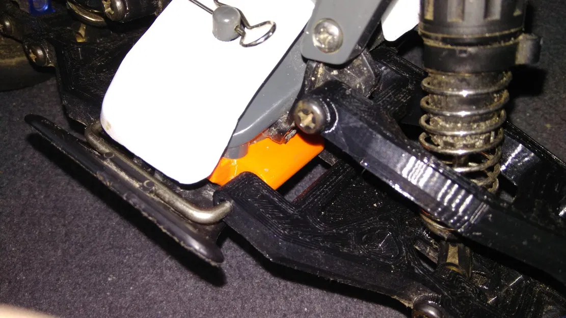 Giá đỡ treo trước cho khung xe DT-03 - Image 1