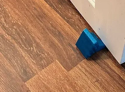 Giá đỡ cửa hình chóp và giá đỡ cửa chức năng kép - Image 2