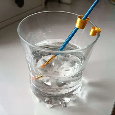 Giá đỡ cọ vẽ dễ in 3D và tiện lợi