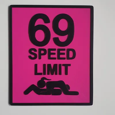Giới hạn tốc độ 69 với thiết kế màu sắc độc đáo