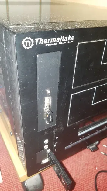 Nắp đậy 3,5" cho PC với hai cổng USB - Image 1