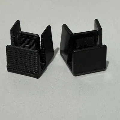 Cái kẹp giữ nẹp cốp cho xe Holden Calais VK VL