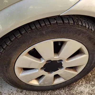 Nắp bánh xe Opel Meriva với logo thiết kế riêng