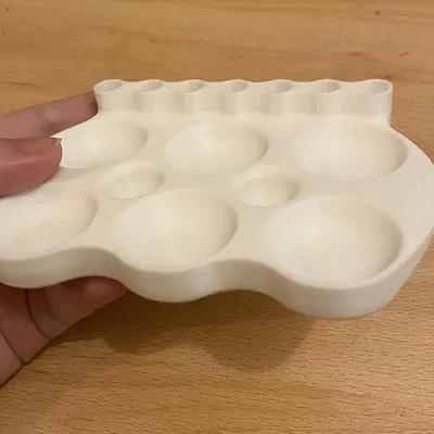 Giá đỡ bảng màu và cọ vẽ tiện lợi không cần hỗ trợ