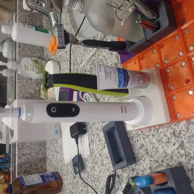 Giá đỡ bàn chải đánh răng, chai nước và dao cạo Gridfinity