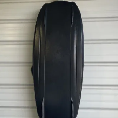 Giá treo kneeboard gắn tường với móc dây kéo