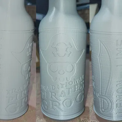 Giá đỡ tiền xu hình chai cướp biển truyền thống